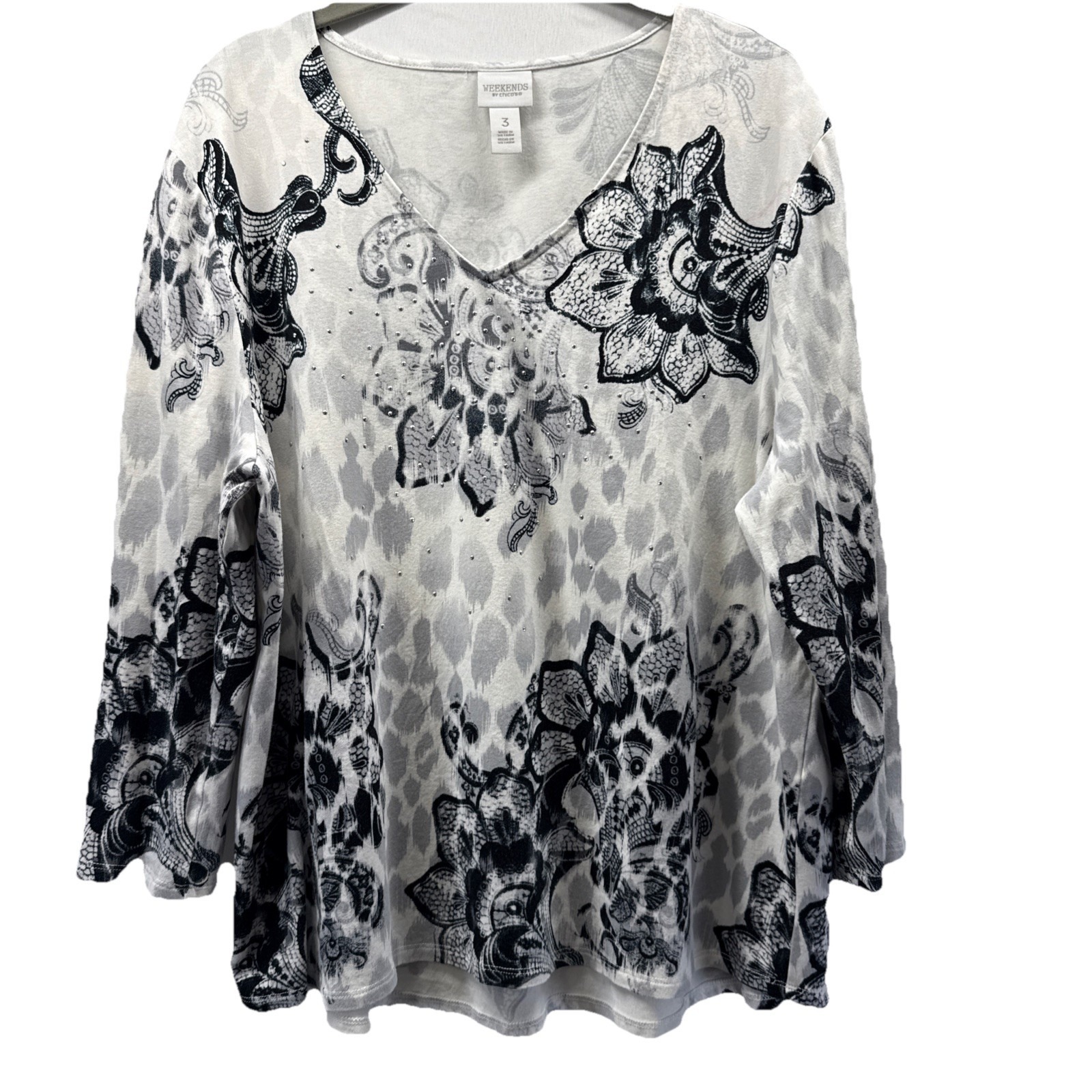 Chicos Weekends Top Sz Xl Black Gray White 3/4 Sleeve V Neck Pullover Floral Art